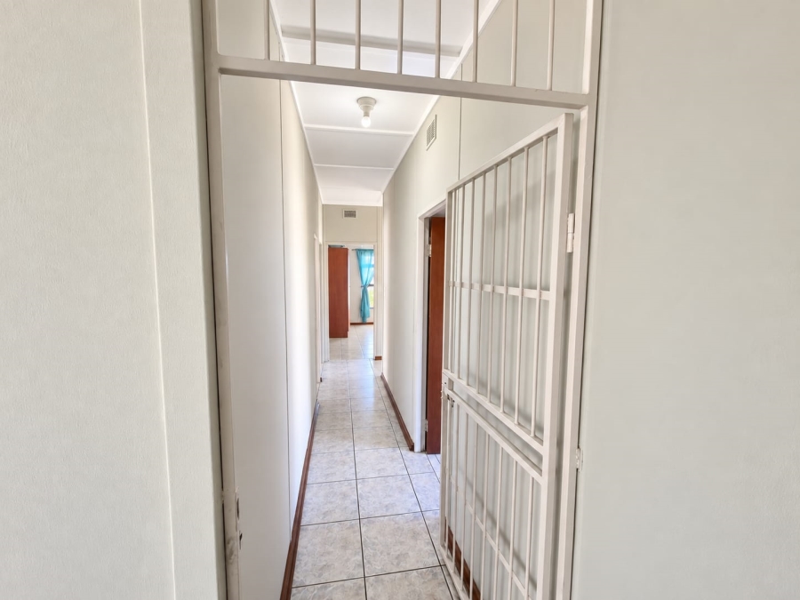4 Bedroom Property for Sale in Olifantshoek Northern Cape